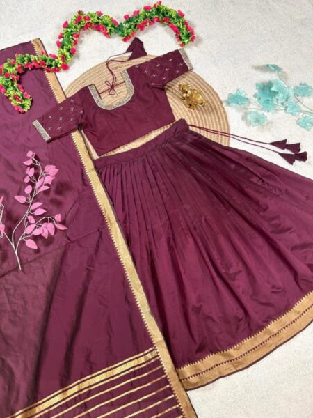 Trending mangalagiri lehanga