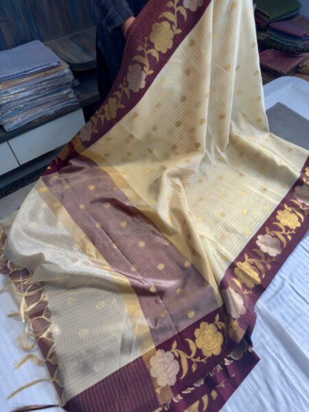 Fancy contrast kanchipuram style